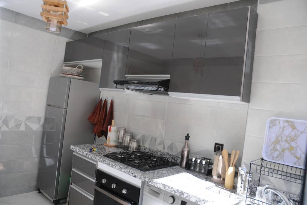 Appartement Meuble Et Bien Situe Meknès Exterior foto